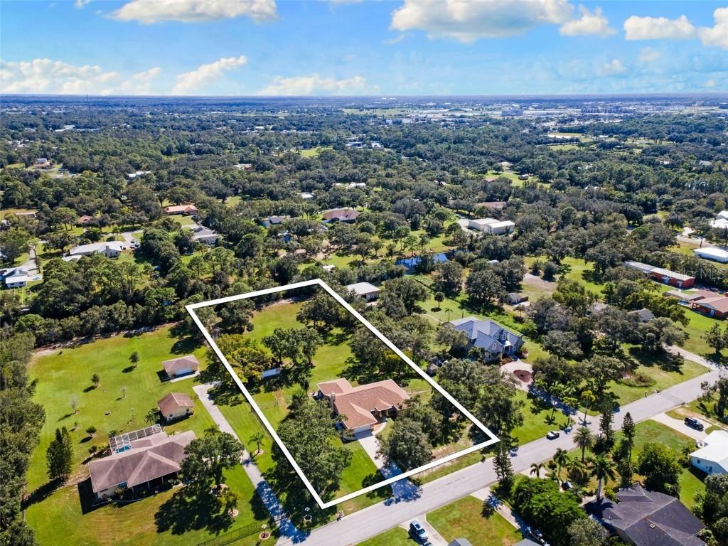 7267 Castle Dr., Sarasota, FL 34240
