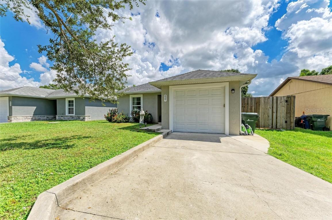 827 Bacon Ave., Sarasota, FL 34232