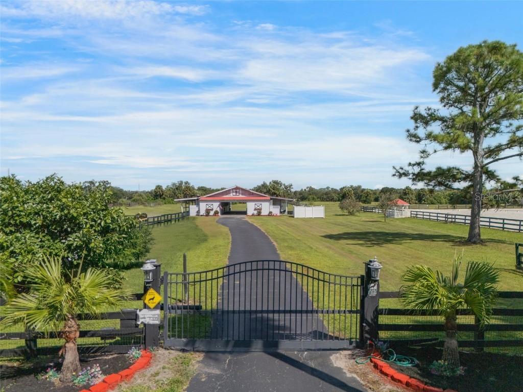 806 N Jackson Rd., Venice, FL 34292
