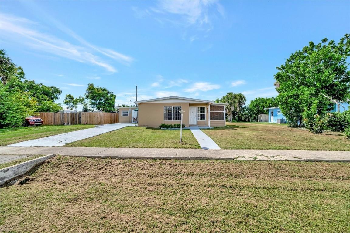 7959 Hyde Park Ave., North Port, FL 34287