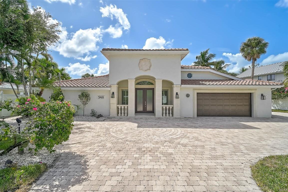 548 Siesta Dr., Sarasota, FL 34242