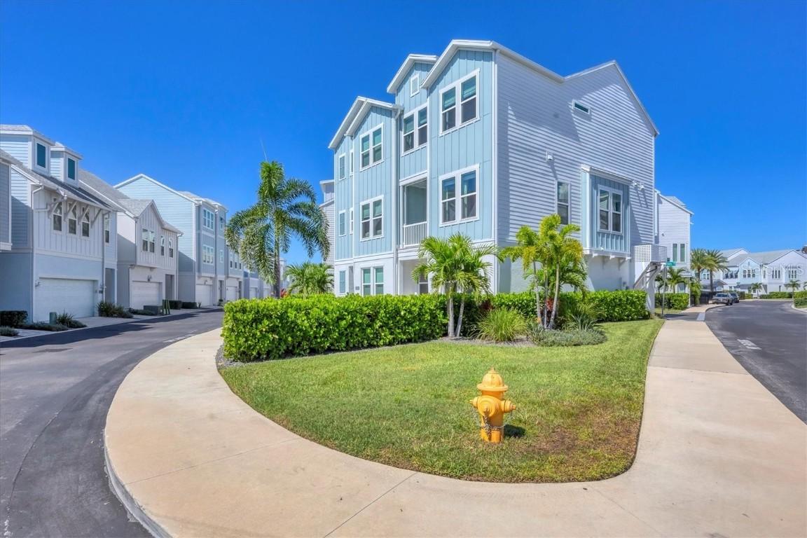 2353 Lindstrom St., Sarasota, FL 34237