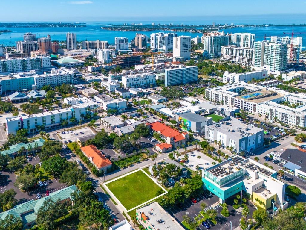 701 Cohen Way, Sarasota, FL 34236