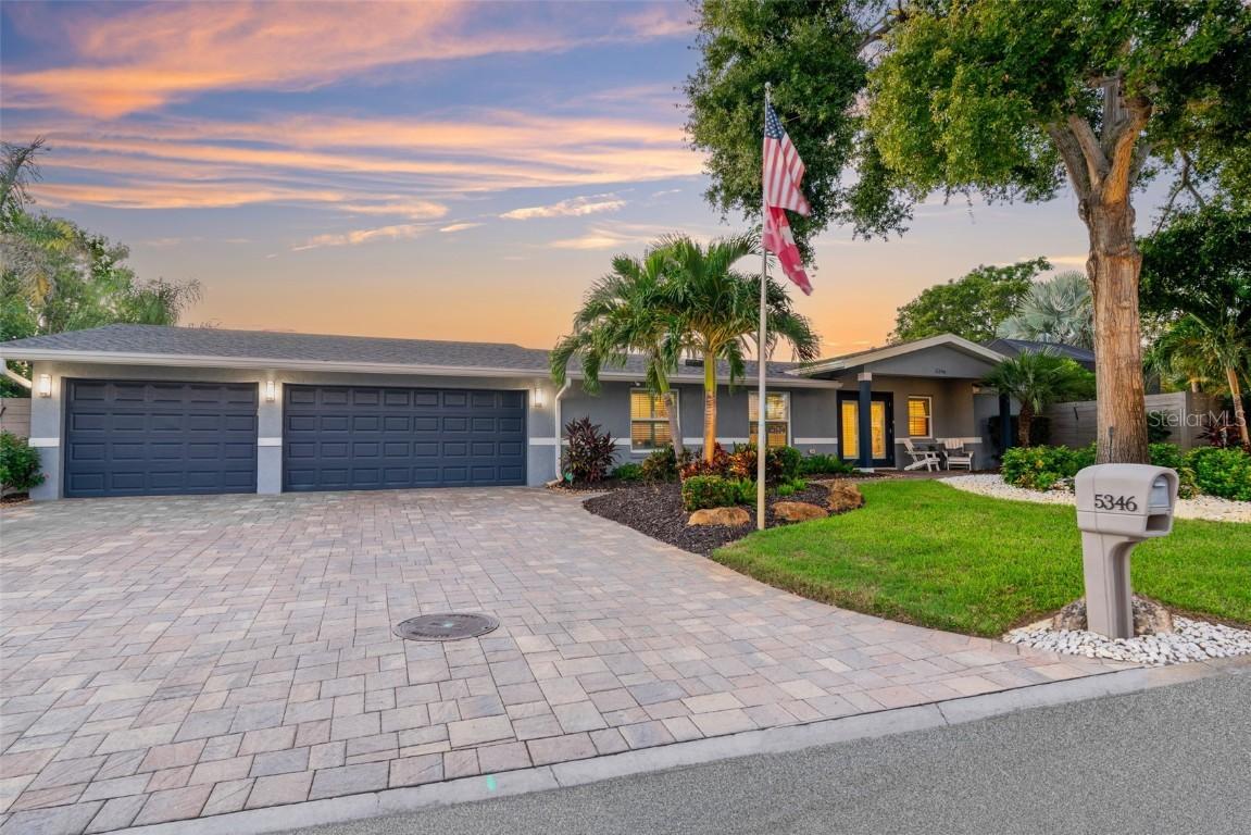 5346 Palos Verdes Dr., Sarasota, FL 34231