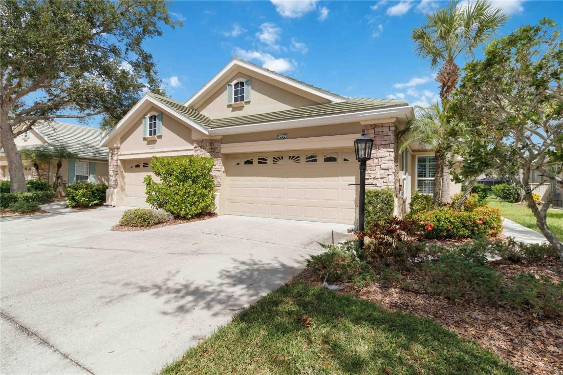 4939 Lakescene Pl., Sarasota, FL 34243