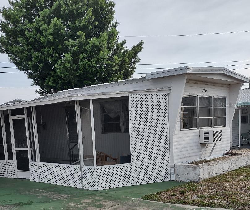 2113 Illinois Ave., Bradenton, FL 34207