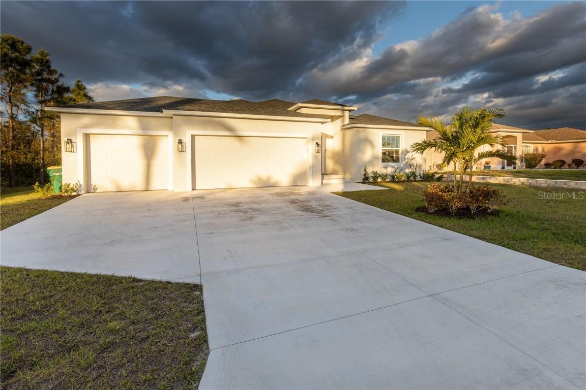5056 Montego Ln., Port Charlotte, FL 33981