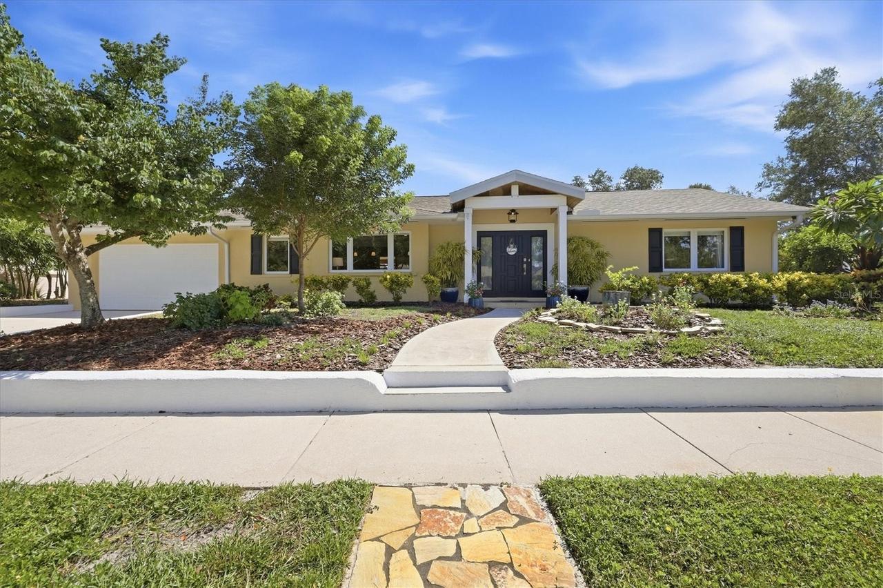 942 Virginia Dr., Sarasota, FL 34234