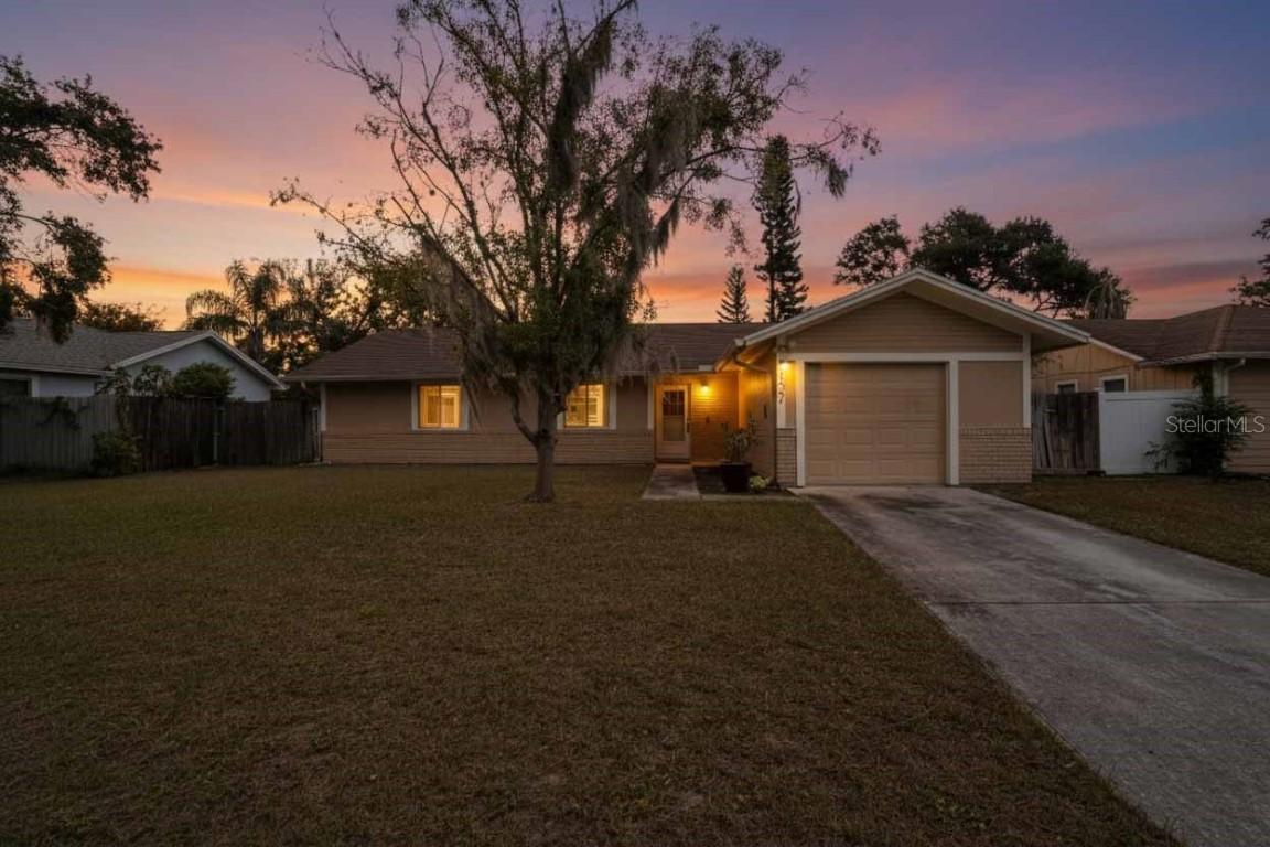 8407 Caladesi Island Dr, Temple Terrace, FL 33637