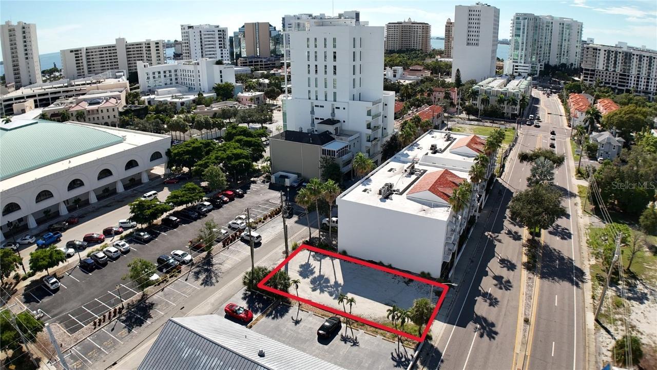 1374 Fruitville Rd., Sarasota, FL 34236