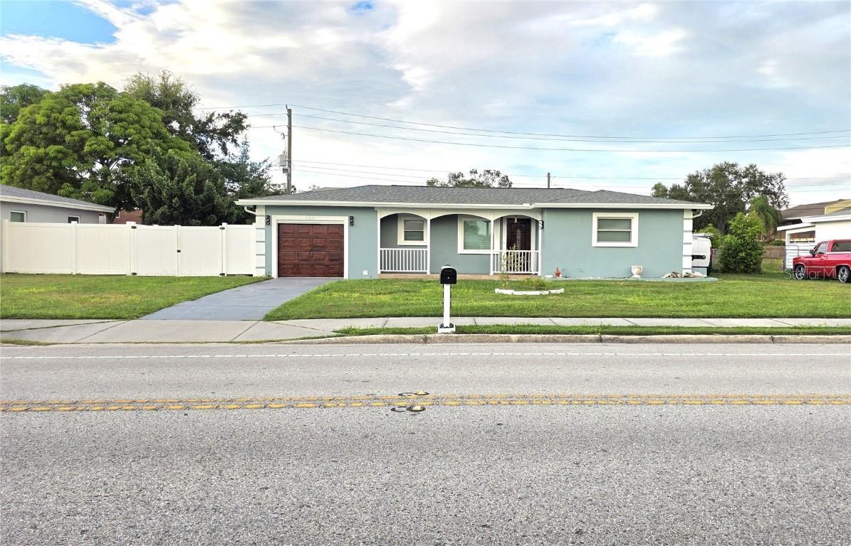 904 Orlando Ave., Bradenton, FL 34207