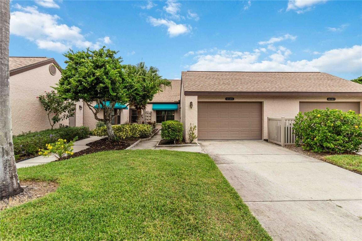 6085 Clubside Dr., Sarasota, FL 34243