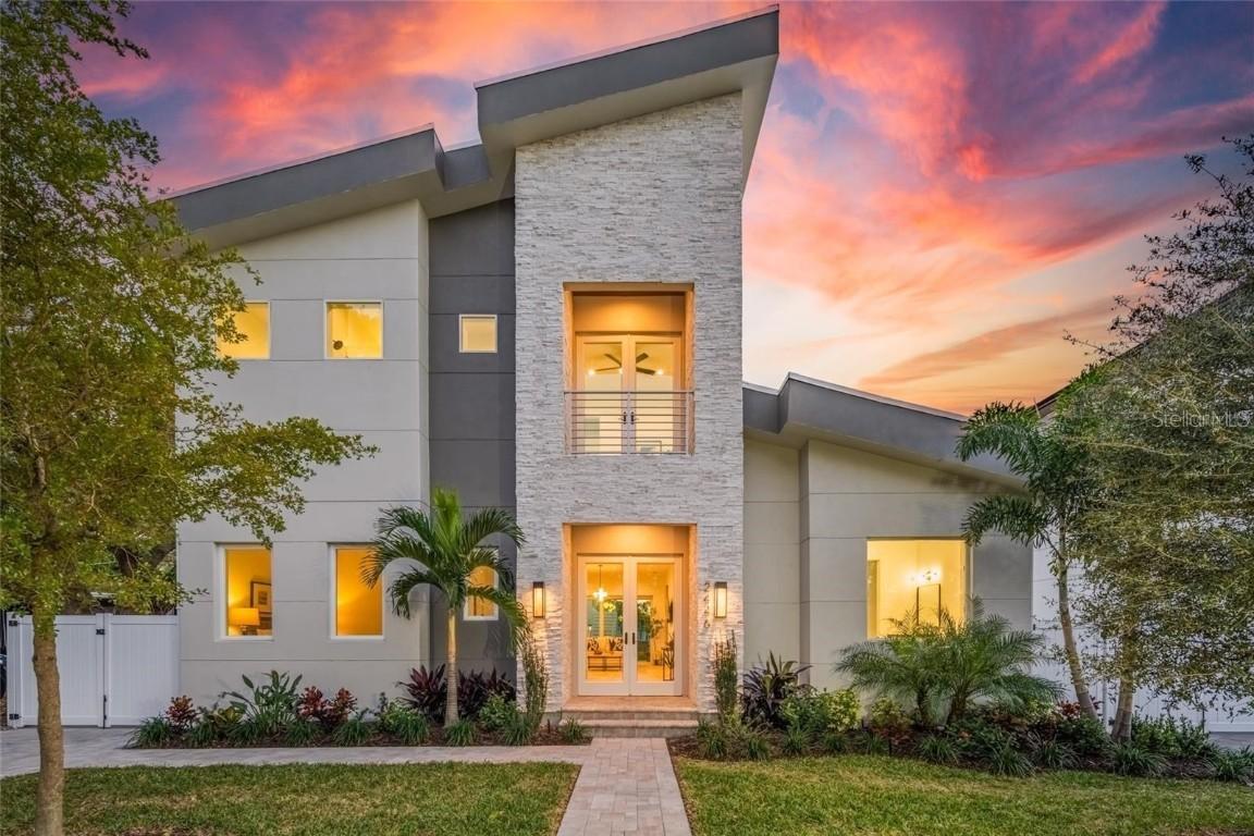 2446 Floyd St., Sarasota, FL 34239