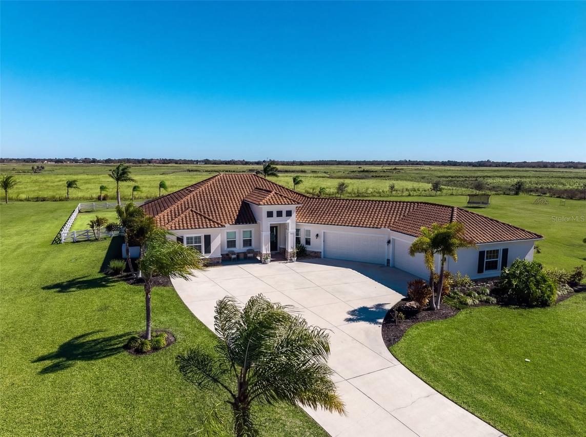 3487 Recurve Cir., Sarasota, FL 34240