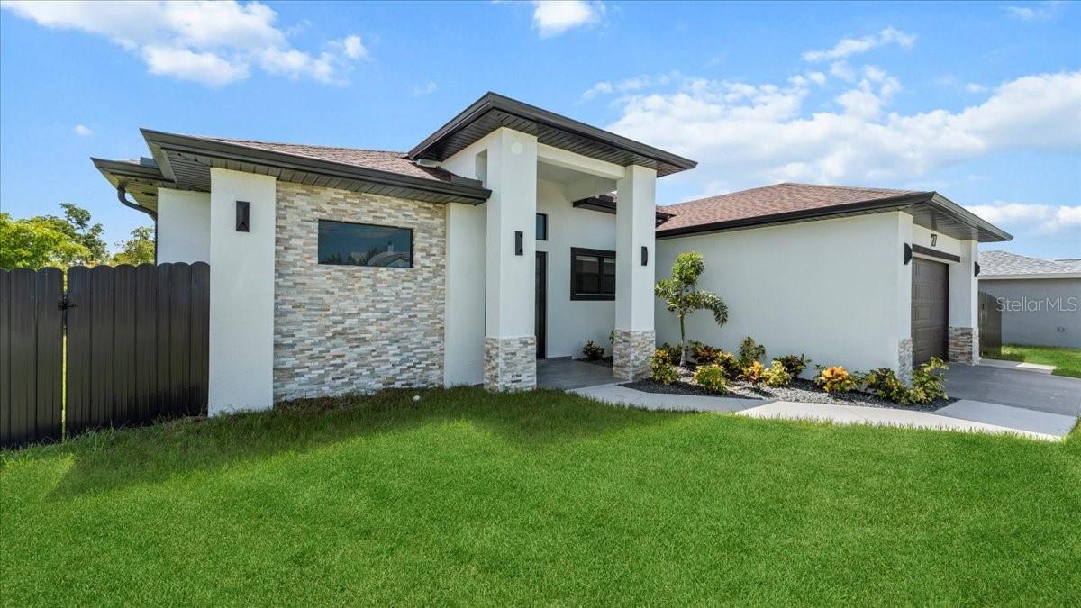 27 SW 8th Pl., Cape Coral, FL 33991
