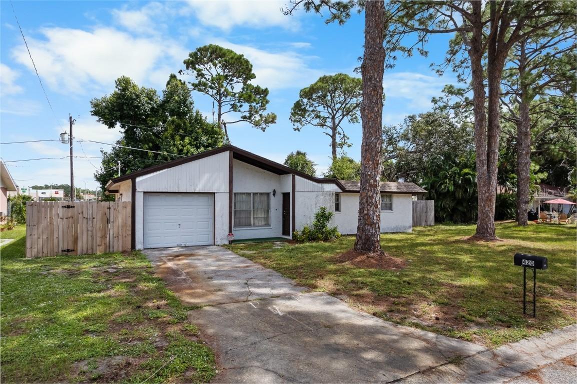 420 Melody Cir., Sarasota, FL 34237