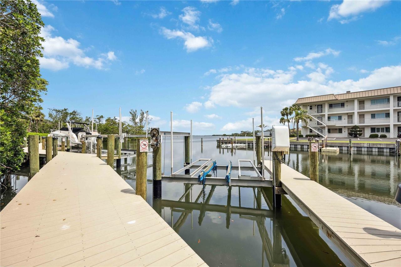 3320 Gulf Of Mexico Dr. #207-C, Longboat Key, FL 34228