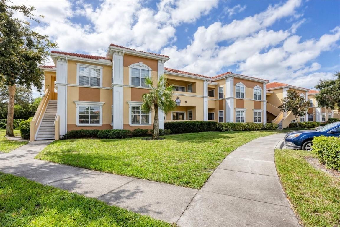 1010 Villagio Cir. #101, Sarasota, FL 34237