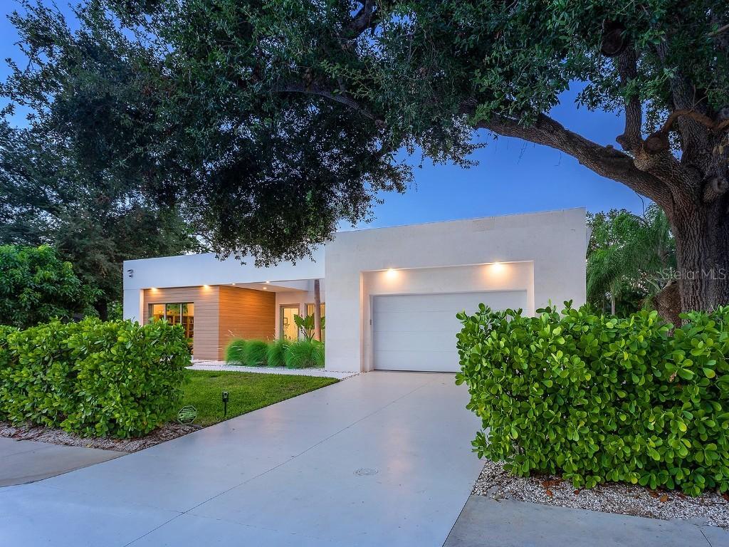 1631 Hillview St., Sarasota, FL 34239