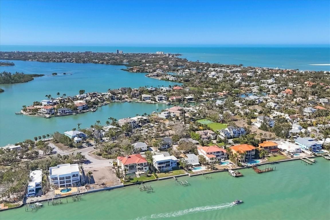 810 Siesta Dr., Sarasota, FL 34242