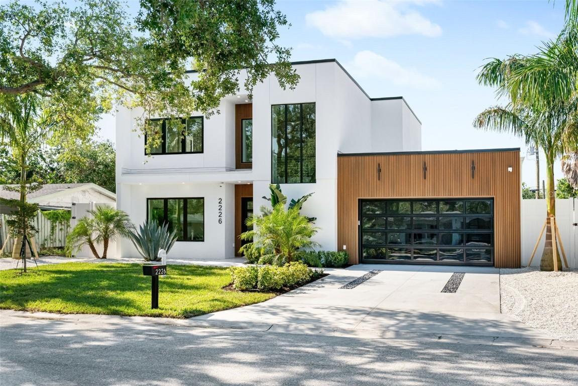 2226 Grove St., Sarasota, FL 34239