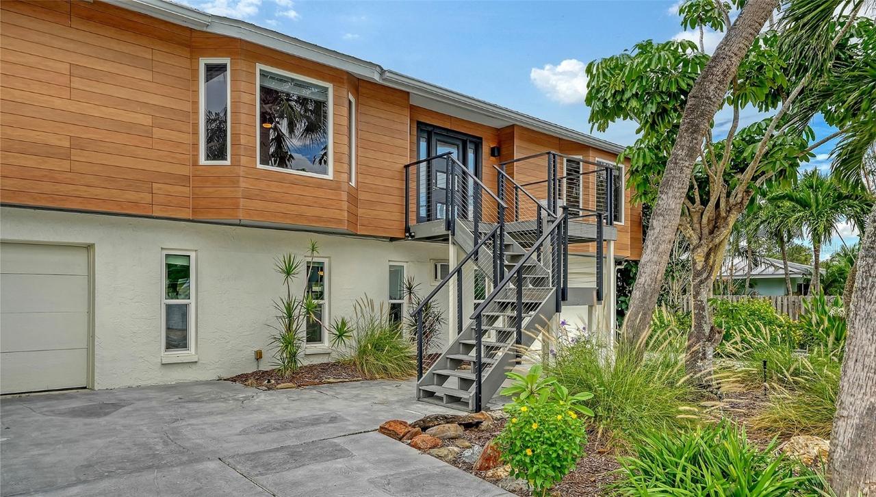 521 Cummings St., Sarasota, FL 34242