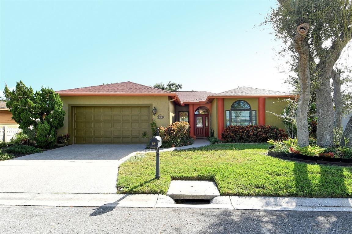 919 65th St., Bradenton, FL 34209