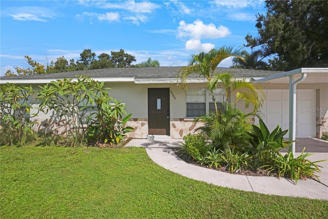 6507 NE 2nd Ave., Bradenton, FL 34208
