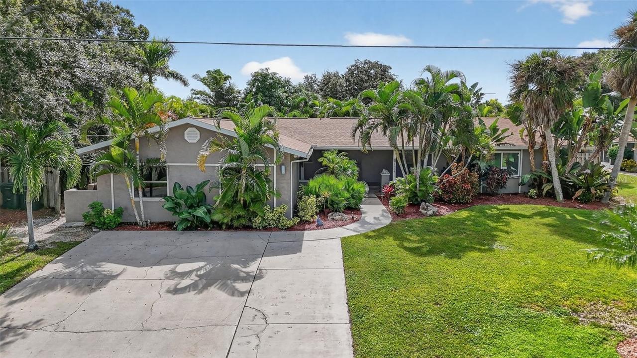 1884 Southpointe Dr., Sarasota, FL 34231