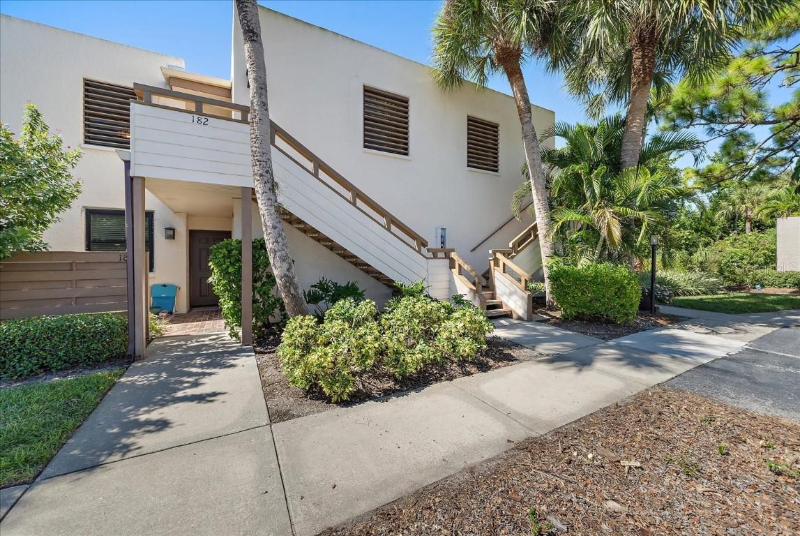 182 Pineneedle Dr., Bradenton, FL 34210