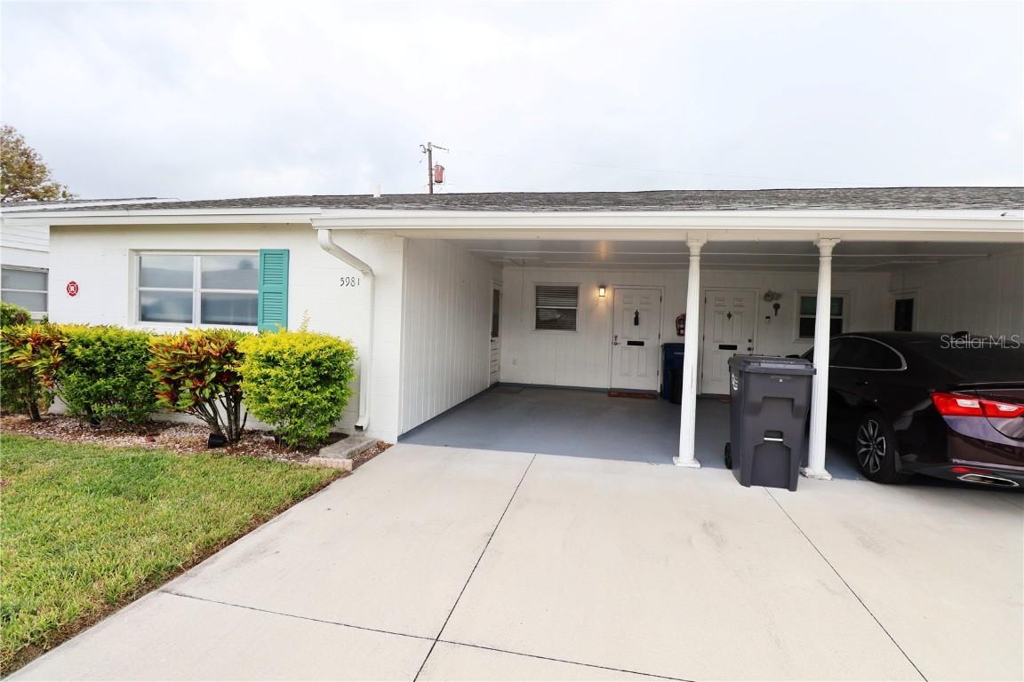 5981 Hibiscus Dr., Bradenton, FL 34207