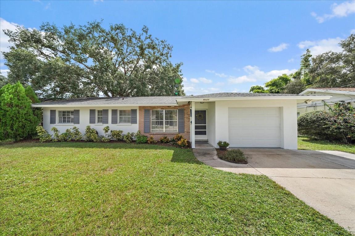4220 Larkin St., Sarasota, FL 34232