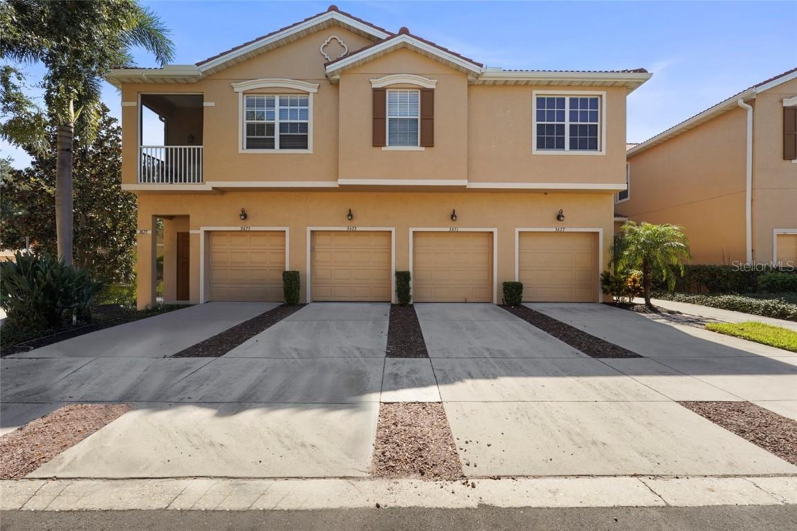 3671 Parkridge Cir. #8-201, Sarasota, FL 34243