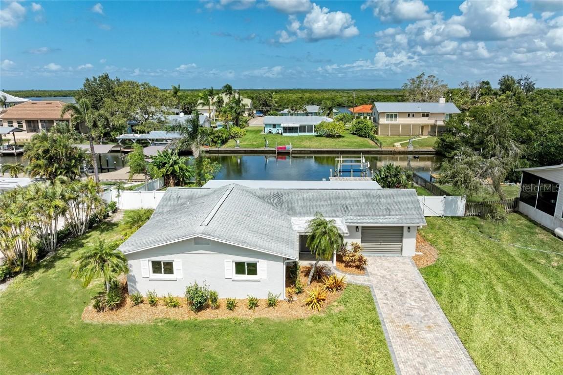 4412 Dolphin Ln., Palmetto, FL 34221