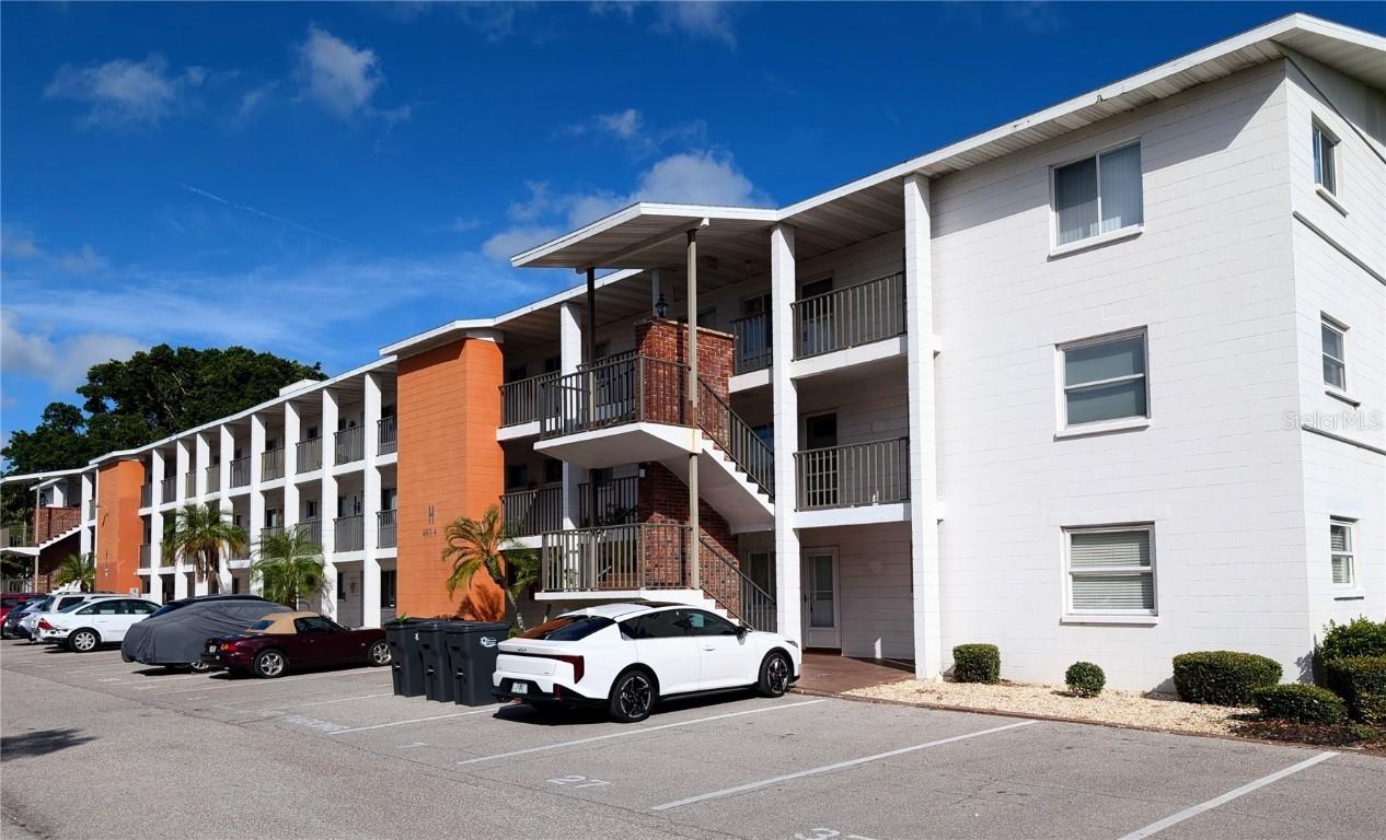 2303 Sunset Dr. #H7, Bradenton, FL 34207