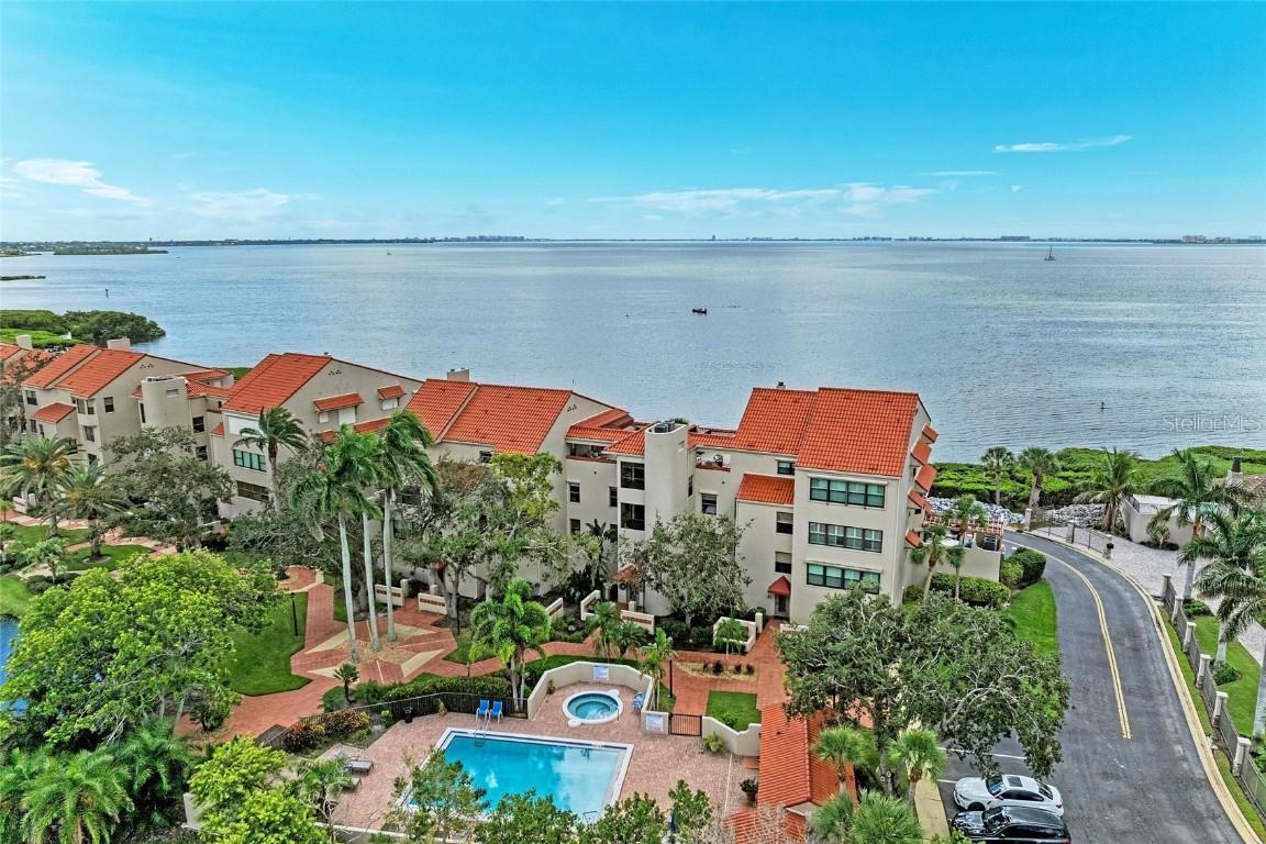 4557 Bay Club Dr., Bradenton, FL 34210