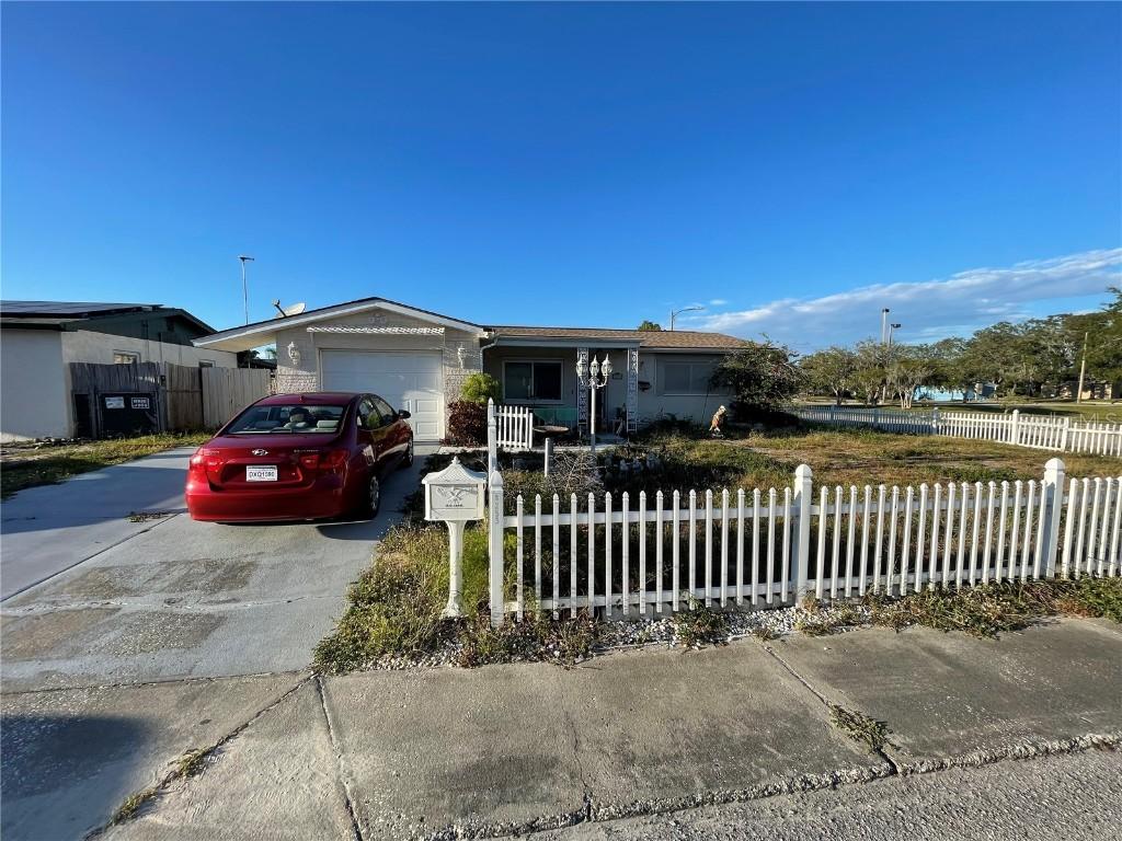 8253 Hixton Dr., Port Richey, FL 34668
