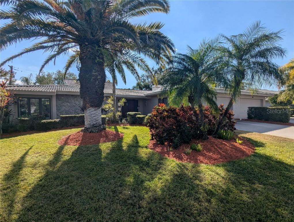 3890 Wilshire Cir. #27, Sarasota, FL 34238