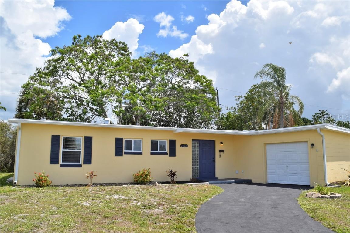 21572 Edgewater Dr., Port Charlotte, FL 33952