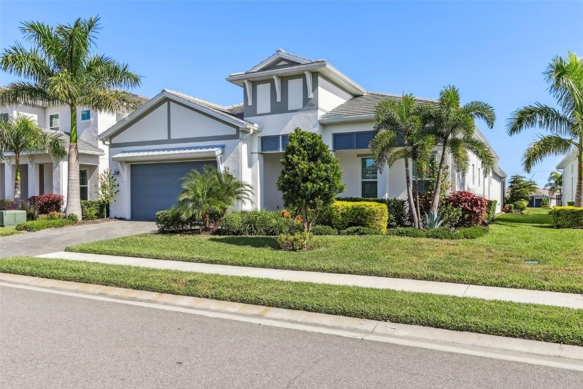 8063 S Redonda Loop, Bradenton, FL 34202