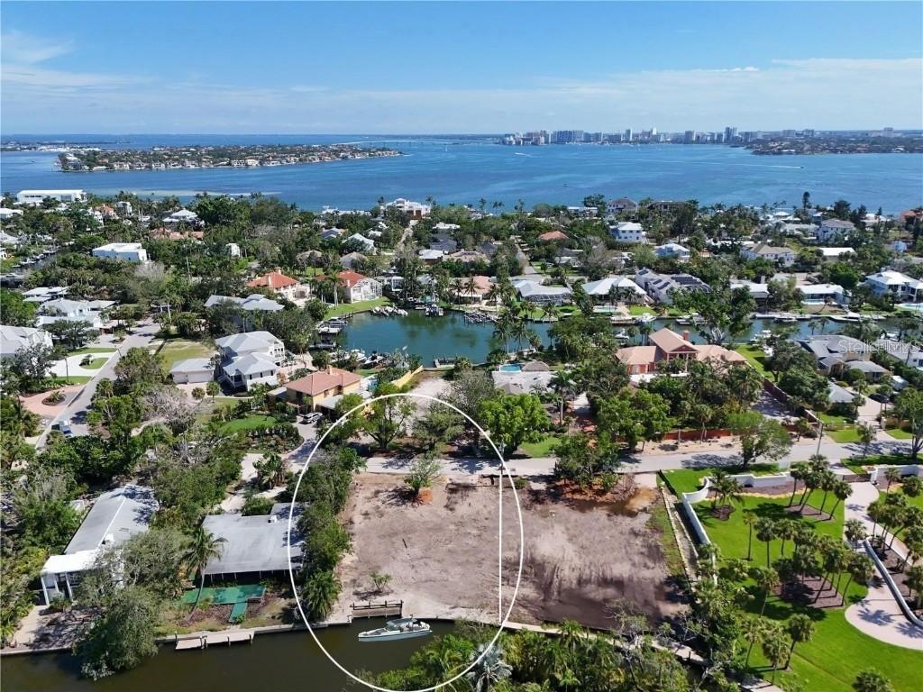 530 Freeling Dr., Sarasota, FL 34242