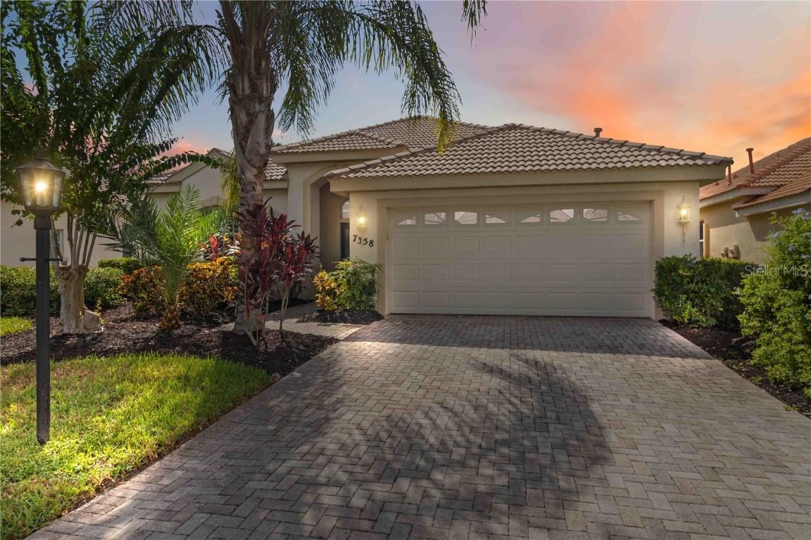 7358 Stanhope Ct., Sarasota, FL 34238