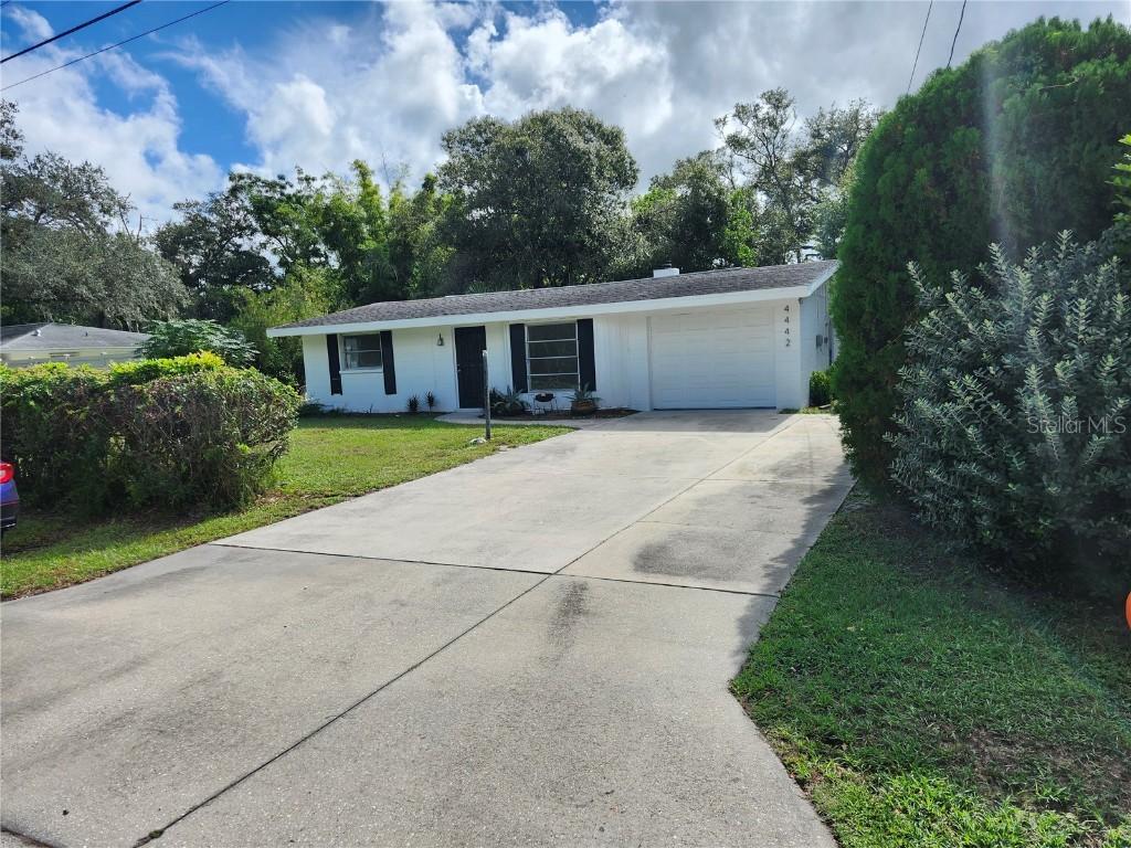 4442 Beacon Dr., Sarasota, FL 34232