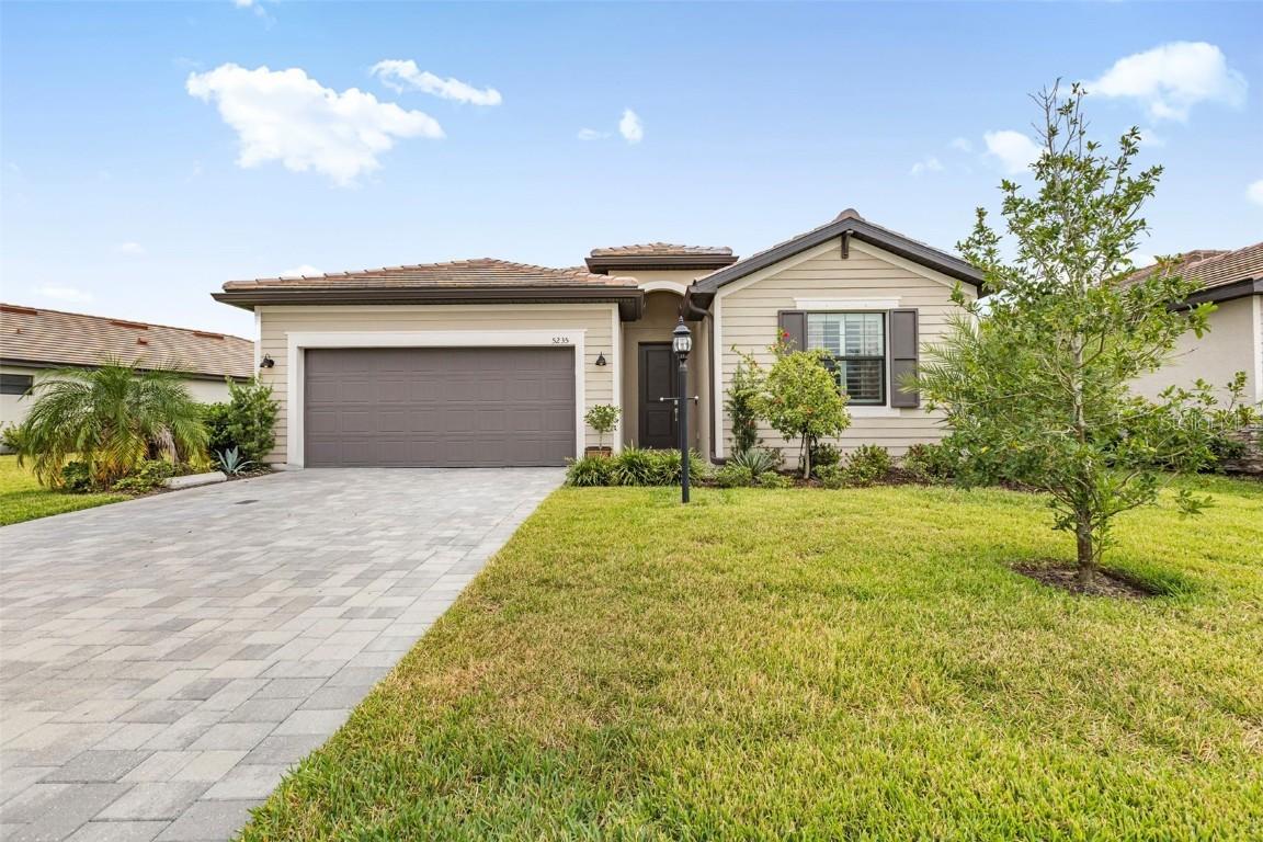 5235 Coral Reef Way, Bradenton, FL 34211