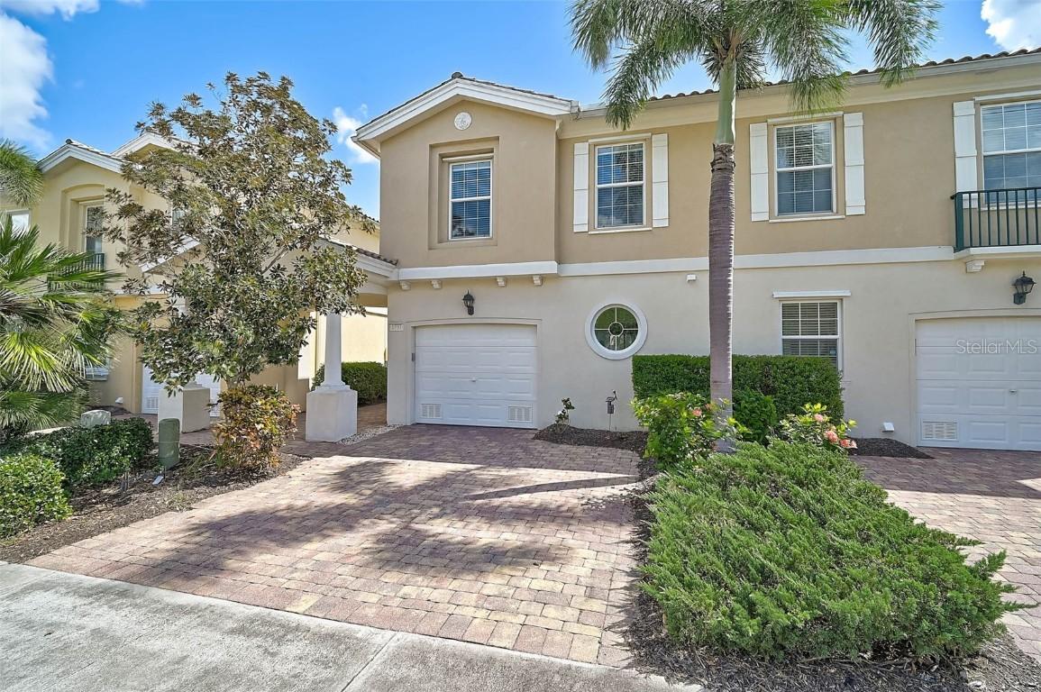 1737 Burgos Dr., Sarasota, FL 34238