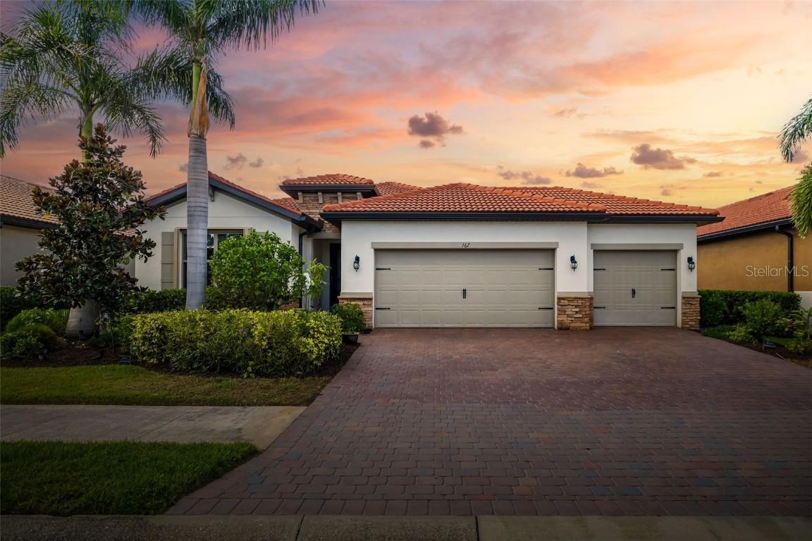 167 Pescador Pl., Nokomis, FL 34275