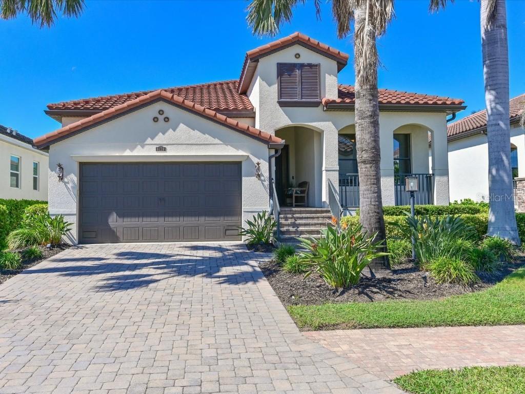 6220 Champions Row St., Bradenton, FL 34210