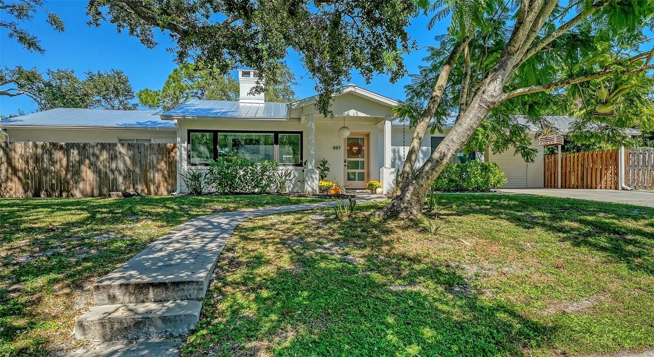887 Patterson Dr., Sarasota, FL 34234