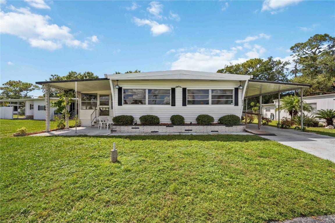 5512 Colleen Dr., Bradenton, FL 34207