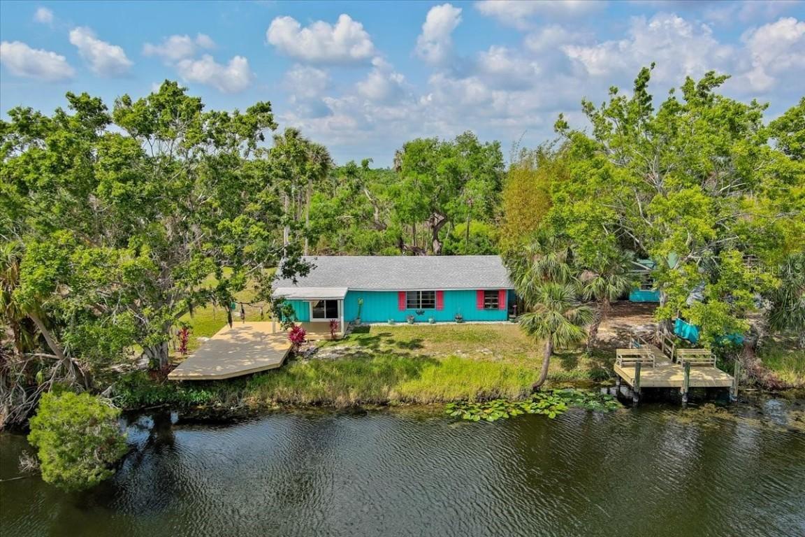 6737 Lincoln Rd., Bradenton, FL 34203